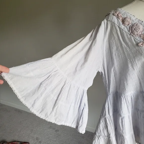 Antica Sartoria Baby‎ Blue Peasant Blouse with Taupe Floral Embroidery One Size - Picture 5 of 9